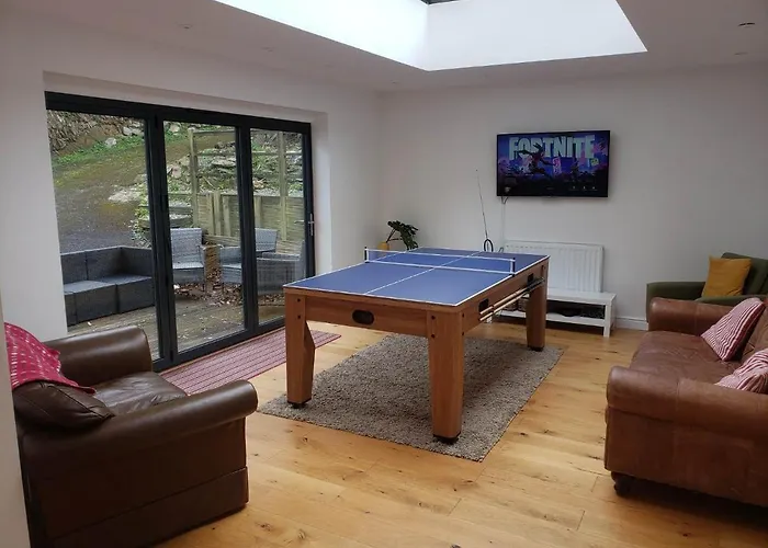 Chambercombe Villa - Harbour View, Decking, Garden, Games Room, Sleeps 20