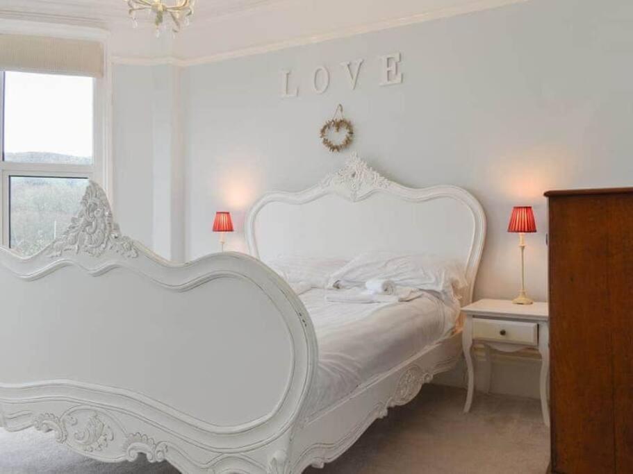 Chambercombe - Harbour View, Decking, Garden, Games Room, Sleeps 20 * Ilfracombe