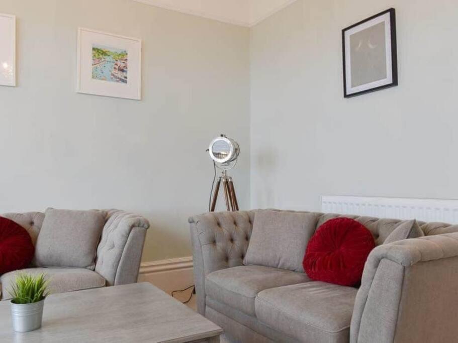 Chambercombe - Harbour View, Decking, Garden, Games Room, Sleeps 20 * Ilfracombe