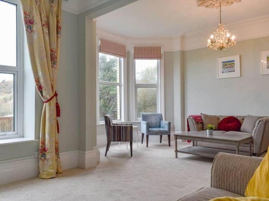 Chambercombe - Harbour View, Decking, Garden, Games Room, Sleeps 20 *